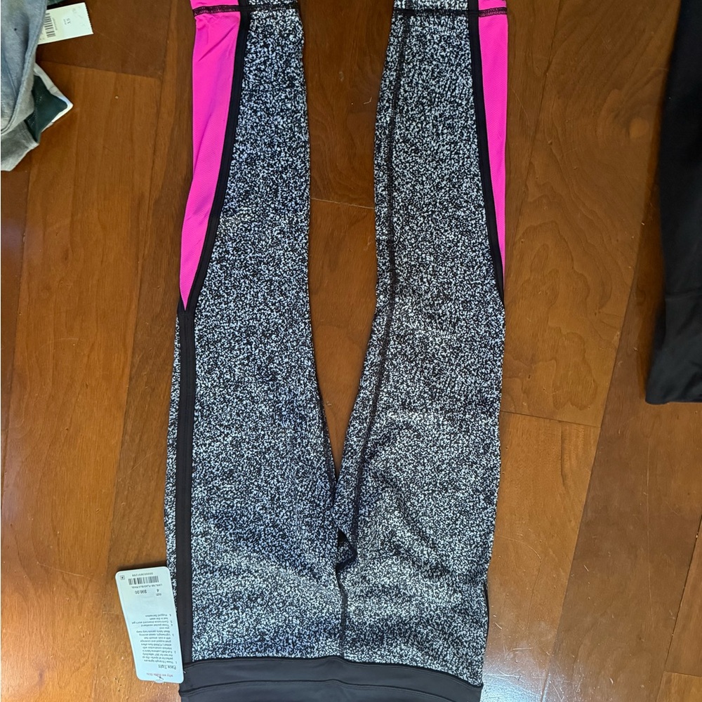 New Lululemon Pace Tights - Picture 4 of 9
